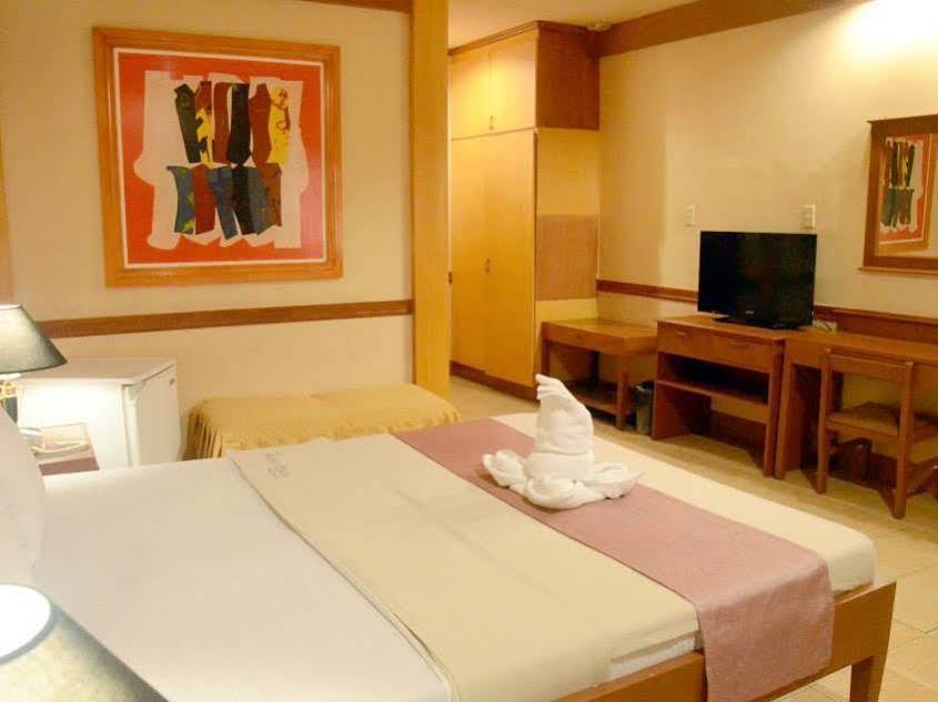 La Maja Rica Hotel Tarlac City Exteriér fotografie