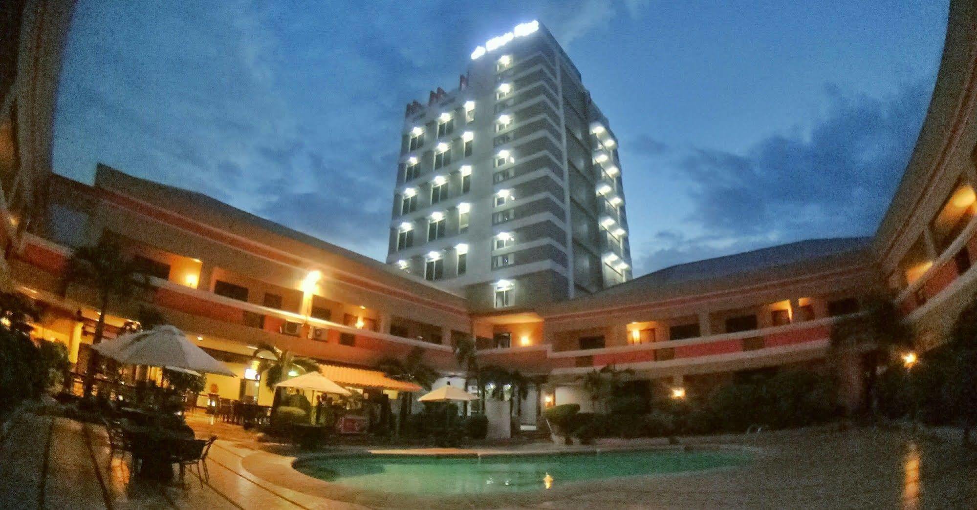 La Maja Rica Hotel Tarlac City Exteriér fotografie